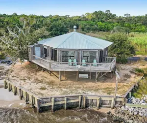 Photo 2 - Rustic Retreat