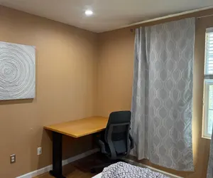 Photo 2 - Large and Cozy Home 2BD 2BA Near SF