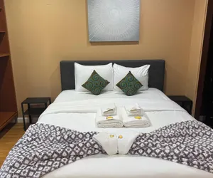 Photo 5 - Large and Cozy Home 2BD 2BA Near SF