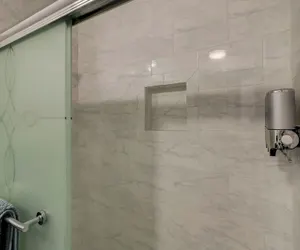 Photo 5 - Beach Getaway 2BR w/ Pool + Modern Comforts