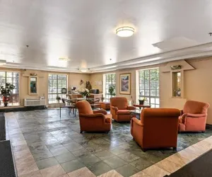 Photo 3 - Paradise Lodge - Canoga Park