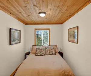 Photo 3 - Rouge Cobb Mountain Hotel - Cabin 1