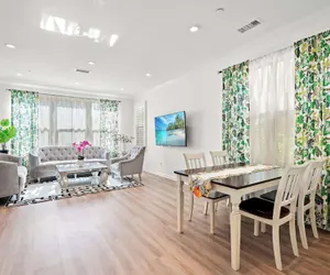 Photo 2 - Stylish 3BR Irvine Oasis Family Friendly w Garage