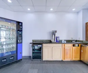 Photo 5 - Capital O Travelers Inn Lawton Fort Sill