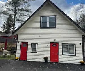 Photo 2 - Cozy Modern Home