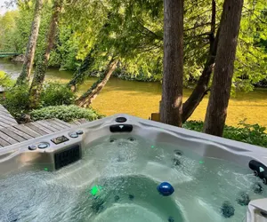 Photo 4 - Boardman Monarch River HOT TUB Fireplace