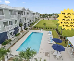 Photo 2 - Luxury Beach Condo 5 Min Walk to Beach Shops