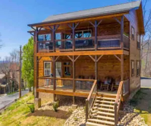 Photo 5 - Lux Cabin Smoky Mtn View Dog Friendly Hot Tub