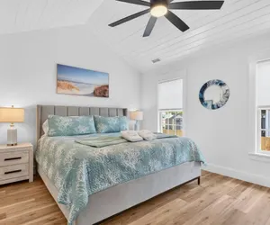 Photo 3 - New Listing Lux Beach House Dog Friendly