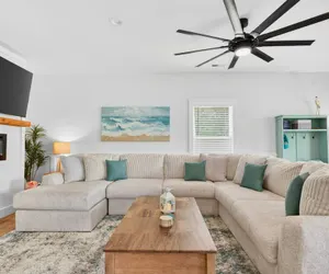 Photo 2 - New Listing Luxury House 5 Min Walk to Beach