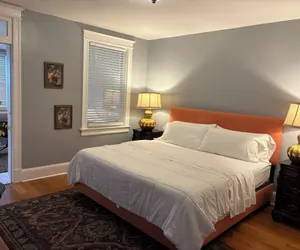 Photo 3 - The Elegant Spring House Loft