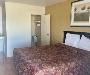 Photo 4 - Western Skies Motel