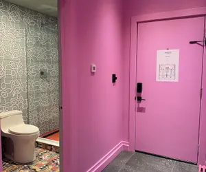 Photo 2 - Hotel Hilo - Room 102