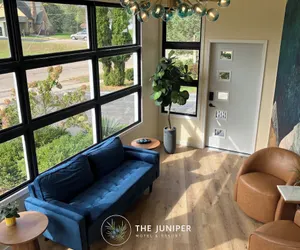 Photo 2 - The Juniper Motel & Resort