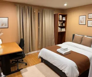 Photo 2 - Spacious & Cozy Home 3BD 2BA Near SF