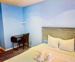 Photo 4 - Spacious & Cozy Home 3BD 2BA Near SF