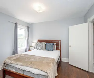 Photo 5 - Queen City Suites For 7