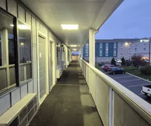 Photo 3 - Economy Inn By Townhouse Merrillville US 30