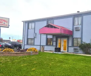 Photo 2 - Economy Inn By Townhouse Merrillville US 30