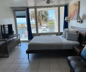 Photo 3 - Georgian Inn Beach Club