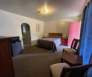 Photo 3 - Sierra Pelona Motel