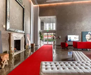 Photo 2 - The Bay Suites - W Miami