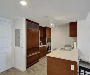 Photo 4 - The Bay Suites - W Miami