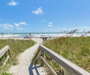 Photo 2 - Penguins on the Beach Villas