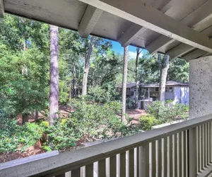 Photo 4 - Central Hilton Head Retreat 2BR Near Beaches