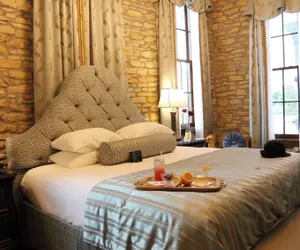 Photo 2 - P.A. Smith Hotel