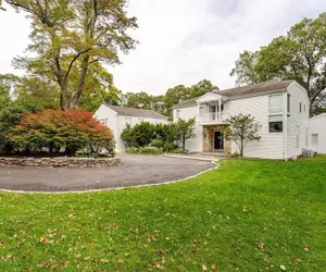 Photo 2 - The Mansion Hotel-style