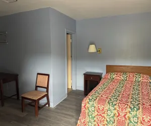 Photo 2 - Shady Grove Motel