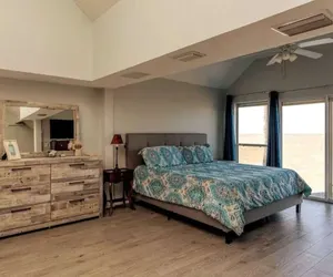 Photo 2 - Bayside Paradise 4BR Home w Patio Games Room