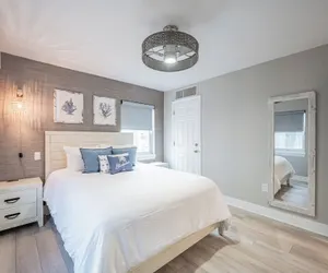 Photo 4 - Blue Wave Suites