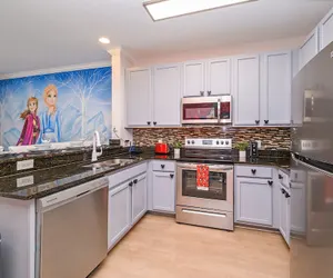 Photo 3 - Upstay Amazing Disney Condo w Patio Sleeps 6