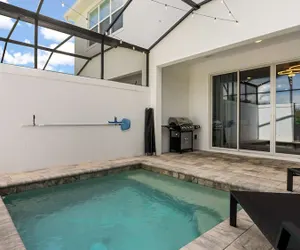 Photo 4 - Upstay Pristine 3BR Home With Private Pool BBQ