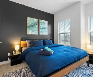 Photo 4 - Luxe King 3BR Townhouse Uptown Charlotte