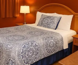 Photo 5 - Blue Way Inn by Jasper Hutchinson