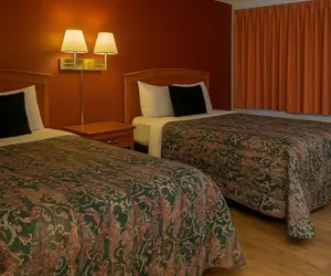 Photo 4 - Blue Way Inn by Jasper Hutchinson