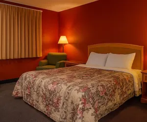 Photo 3 - Blue Way Inn by Jasper Hutchinson