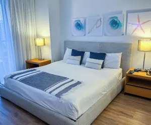 Photo 4 - Modern Beachwalk Apt 805