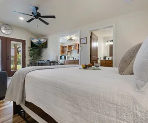 Photo 5 - Kleines Hauschen - Cozy Hideaway 6 min to Downtown