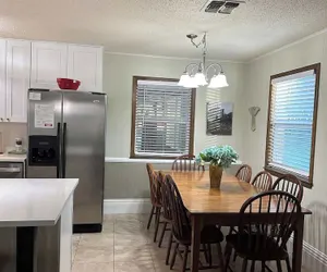 Photo 3 - Lazy Cove Waterfront Getaway on Lake Lbj!