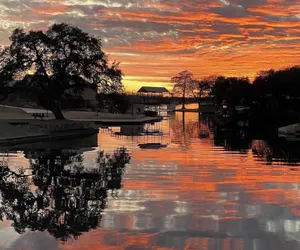 Photo 2 - Lazy Cove Waterfront Getaway on Lake Lbj!