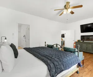 Photo 4 - Hill Country Relaxstation Getaway