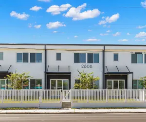 Photo 2 - NEW Casa Sol Casa Cielo - Luxurious Newly Built Tampa Townhouses In Prime Location