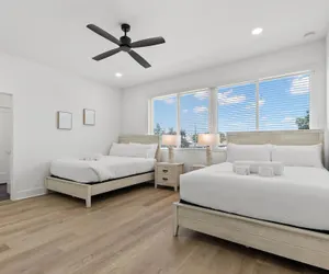 Photo 4 - NEW Casa Sol - Luxury Townhome In Prime Location