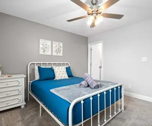 Photo 3 - Henry Place Boulevard