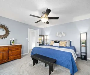 Photo 2 - Hudson House - 0.2 Miles to Red River