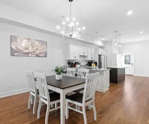 Photo 3 - Rebecca's Downtown Luxury Living